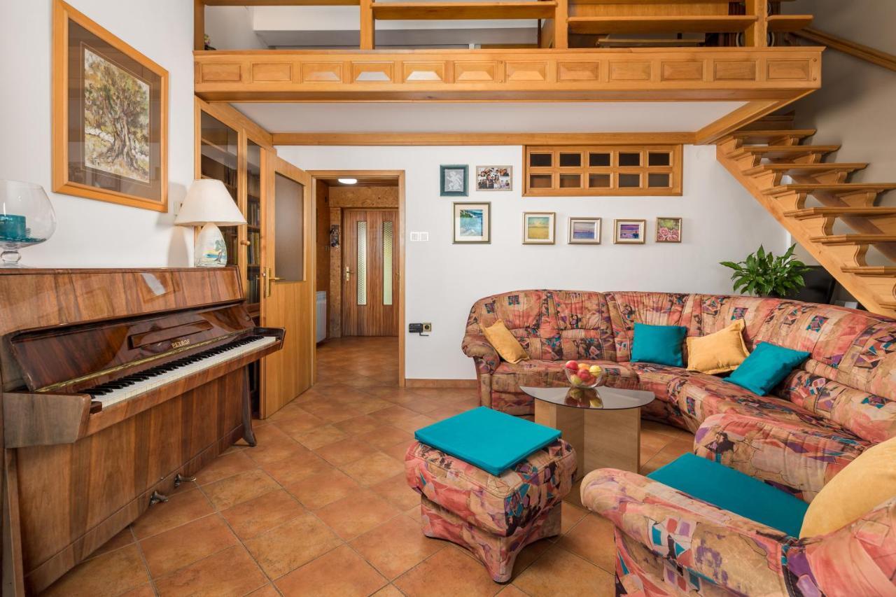 Apartment Magda With A Parking Space And Sea View Rijeka Zewnętrze zdjęcie