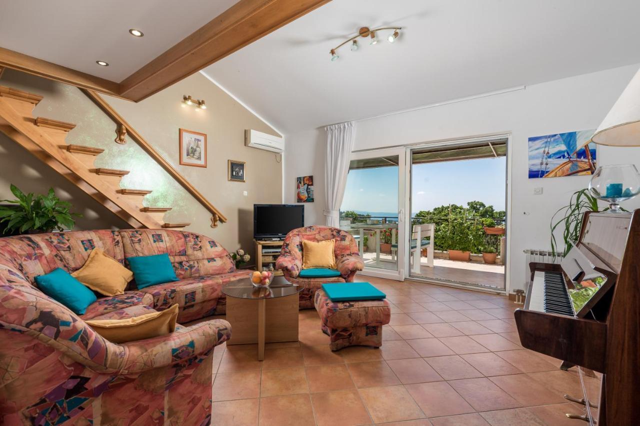 Apartment Magda With A Parking Space And Sea View Rijeka Zewnętrze zdjęcie