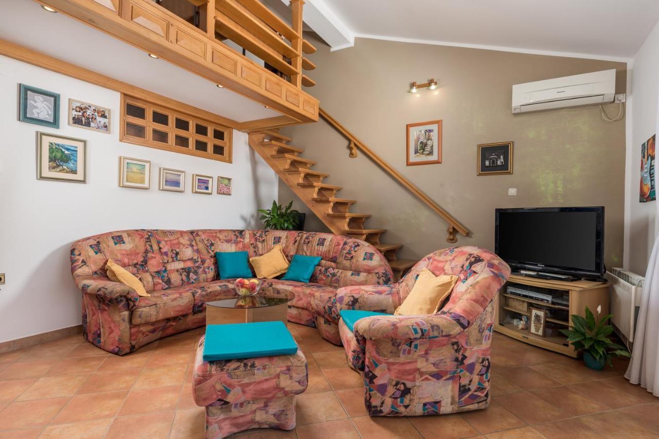 Apartment Magda With A Parking Space And Sea View Rijeka Zewnętrze zdjęcie